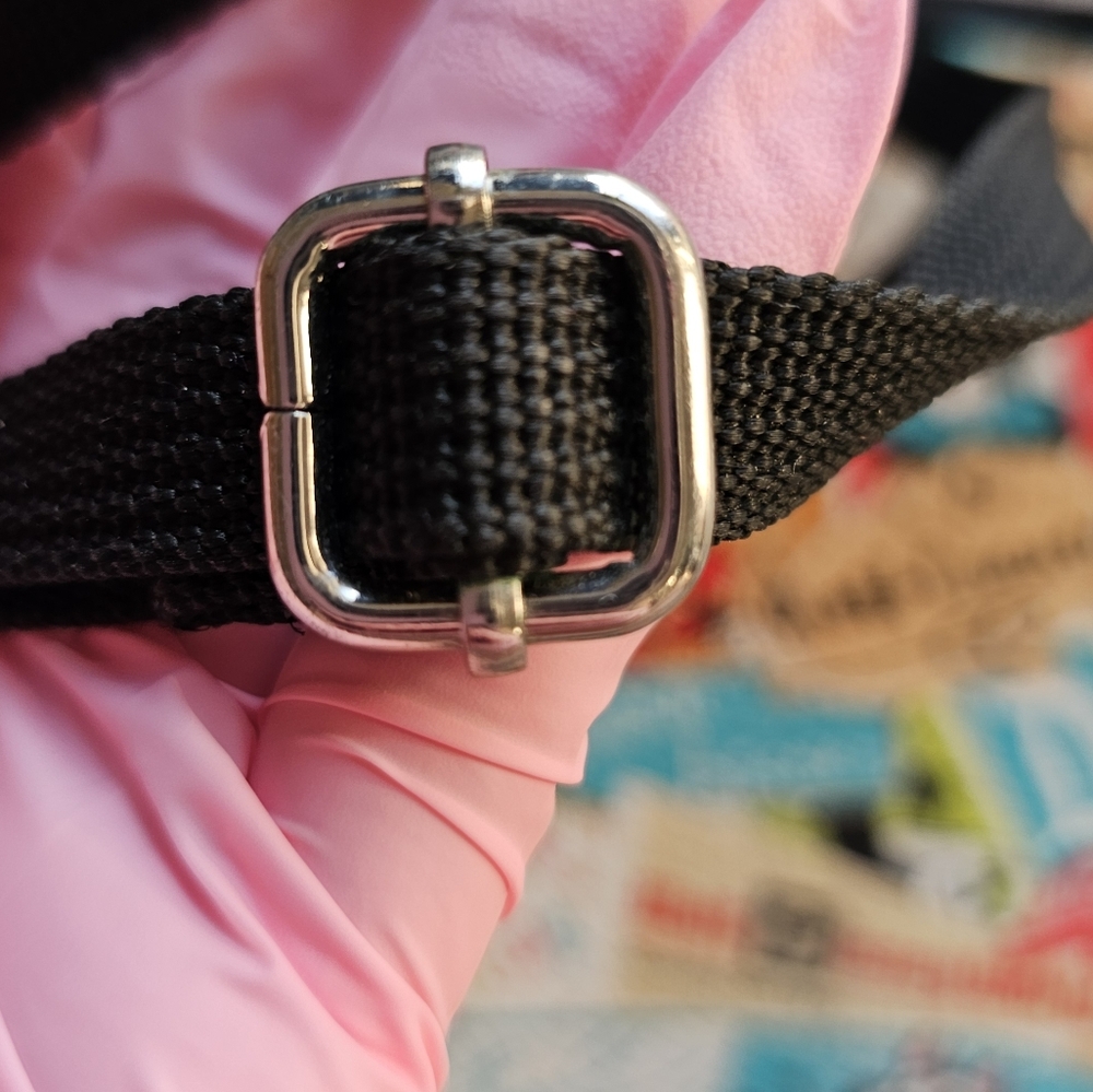 ๐ WALT DISNEYWORLD Mickey Mouse Disney Tech Crossbody Bag โ Padded & Magical! - Picture 6 of 9